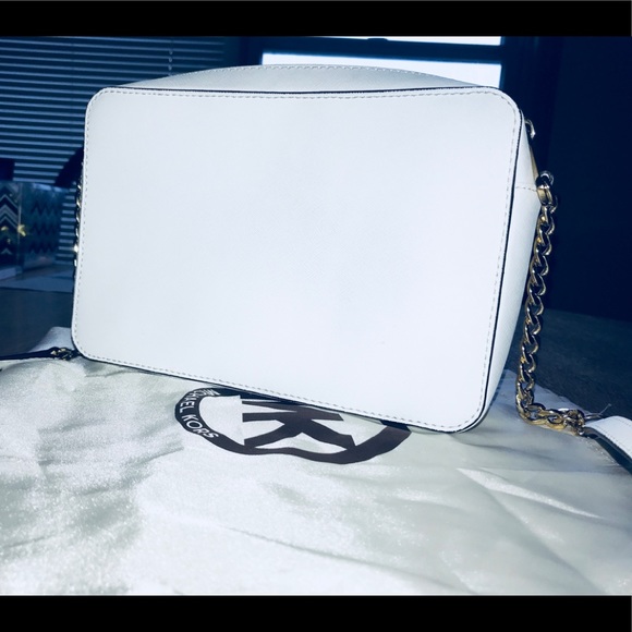 Michael Kors Jet Set Cross Body - Picture 4 of 4